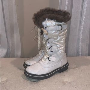 Womans Snow Boots